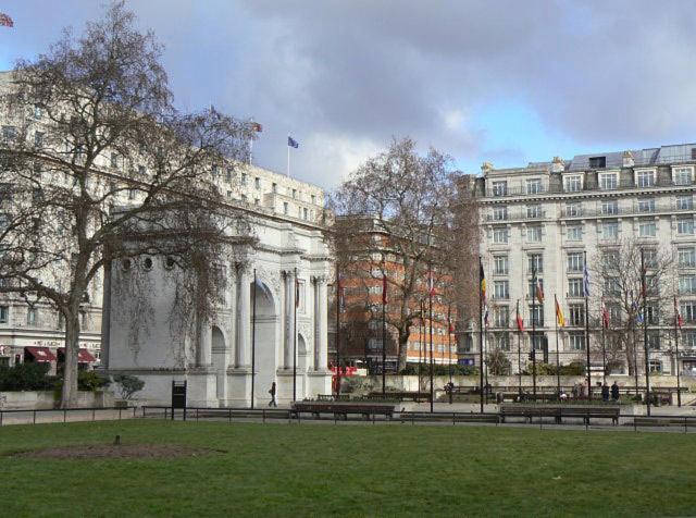 Cumberland Apartments London Exterior foto